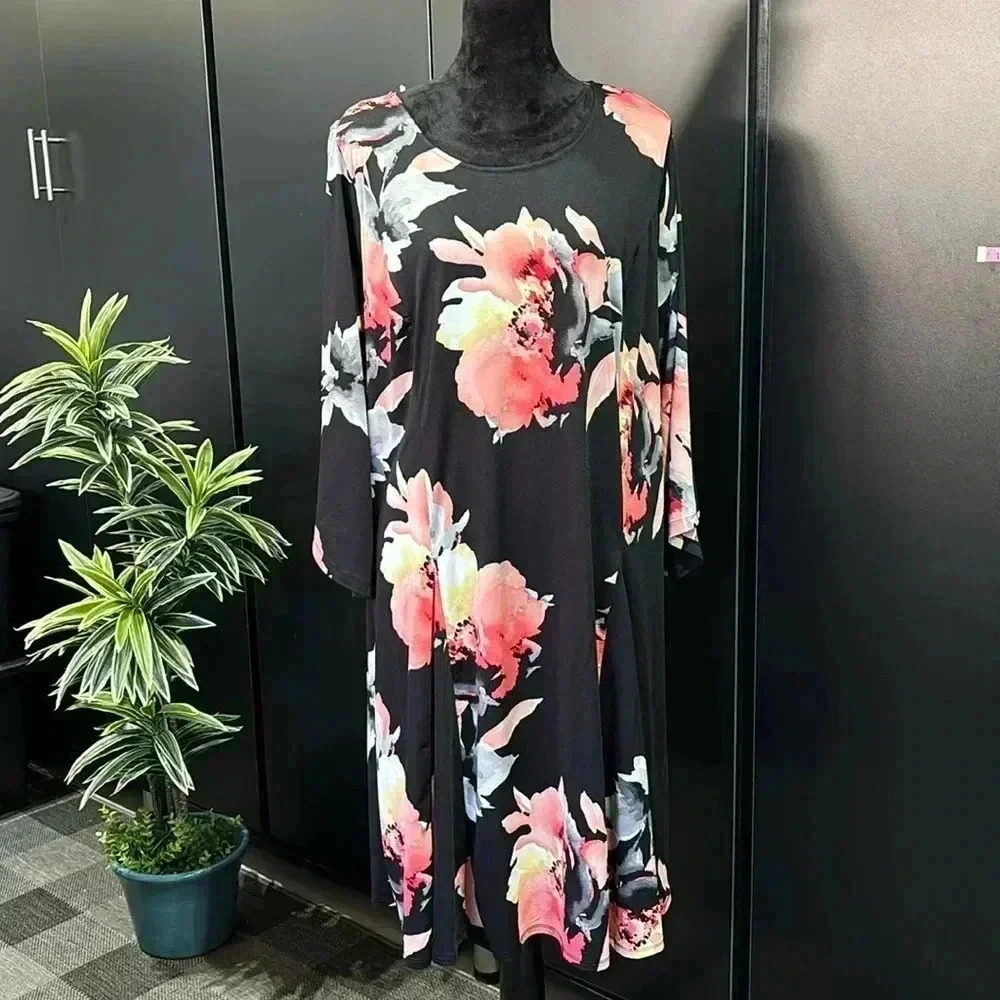 Kim Rogers Curvy long sleeve,flowy,stretch,boat neck,tent style,floral